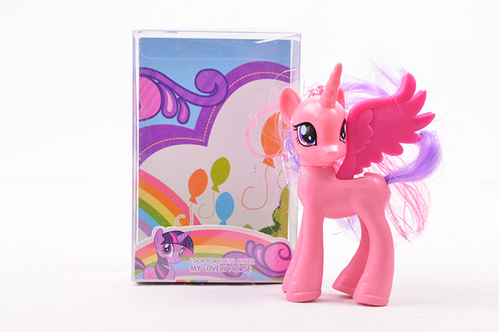 unicornios de juguete con alas
